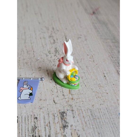 Dept 56 Easter bunny sign set village accessory set spring - Picture 4 of 7